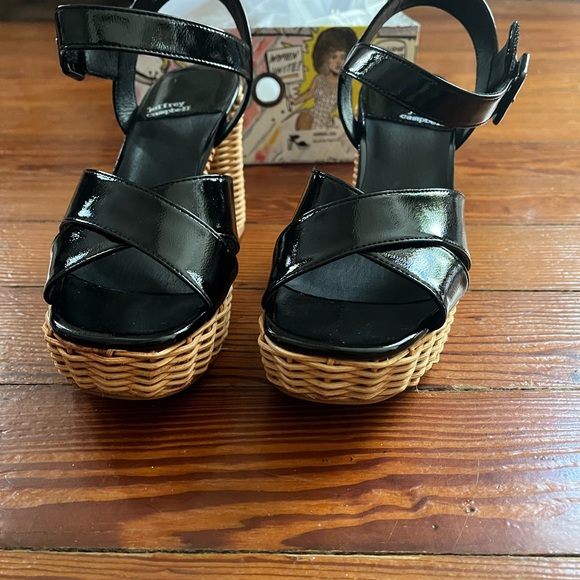 Jeffrey Campbell Amma Sandals - Picture 4 of 8